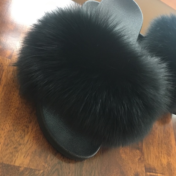 Brand New REAL Fox Fur Slides in Black!!!STUNNING! - Picture 2 of 5